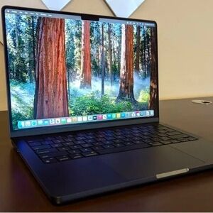 Apple MacBook pro 14” m4 chip